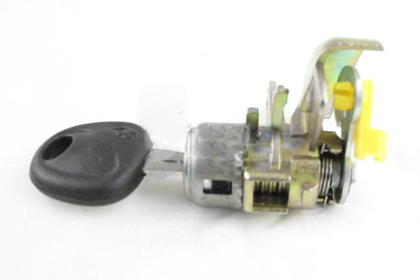 Hyundai Elantra car lock left door lock auto repair car door lock practice learning lock - Image 3